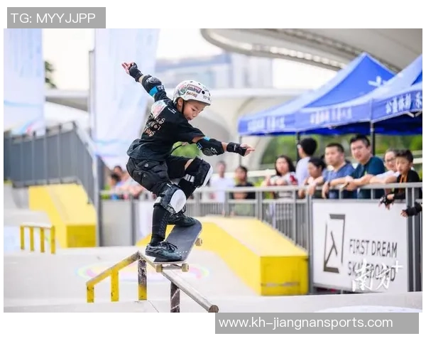 深圳滑板队在运动滑板比赛中荣获第三名展现出强大实力与团队精神 深圳滑板队在运动滑板比赛中荣获第三名展现出强大实力与团队精神