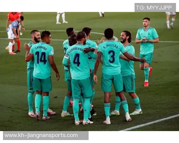 运动最新数据上海足球队团队协作探讨如何提升整体战斗力与默契配合 运动最新数据上海足球队团队协作探讨如何提升整体战斗力与默契配合